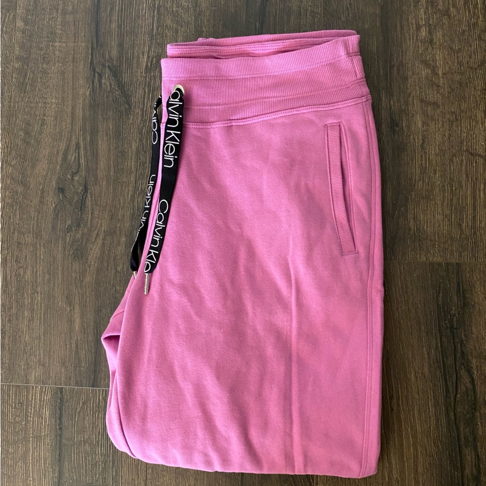 Women’s jogger sweatpants